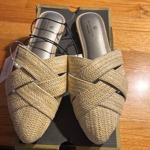 Women’s size 7 Worthington memory foam